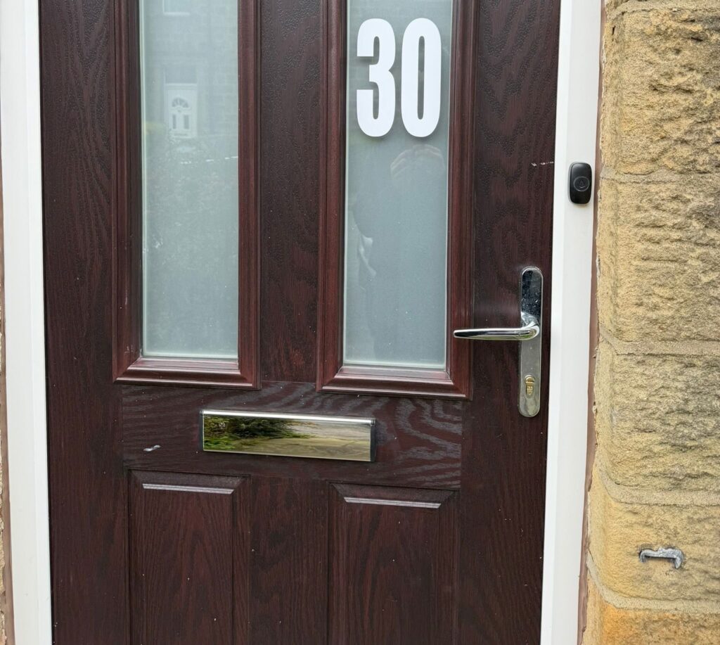 top signs you need to change your door locks